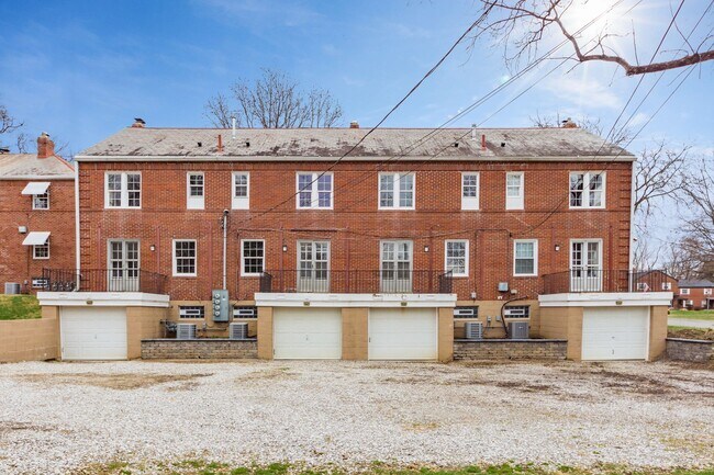 Photo - 5839 N. High St