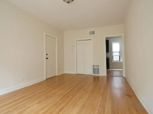 Photo - 4036 N Ashland Ave Unit E1