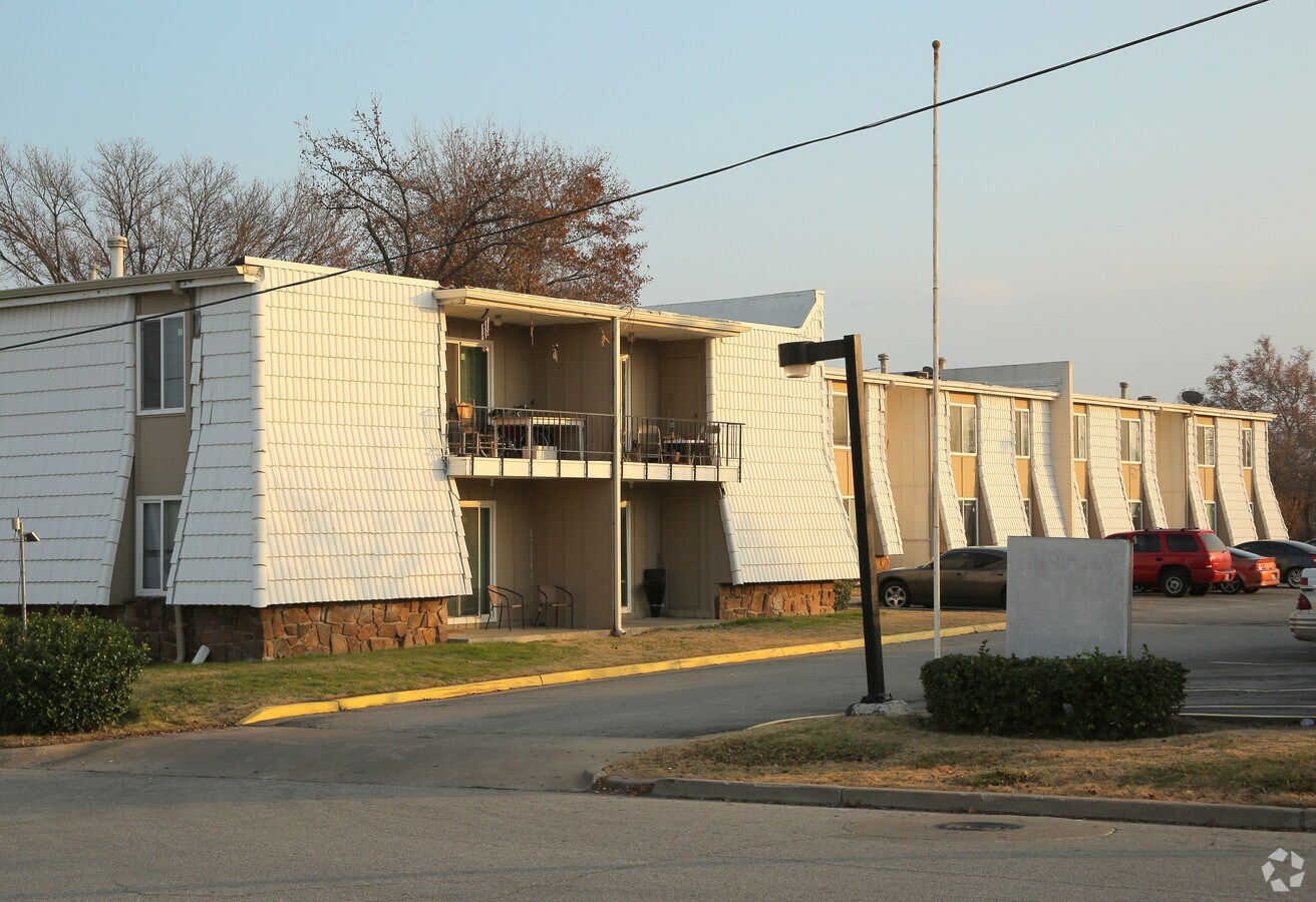 Photo - 2200 Sheridan Apartments