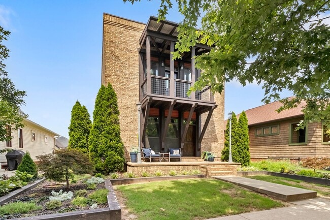 Photo - Prime Fayetteville Location with Easy Access to Amenities!