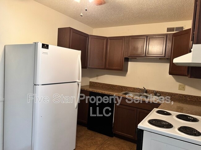 Photo - 2070 W Washington St Unit Apt 2
