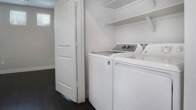 Lavadora y secadora en el apartamento
