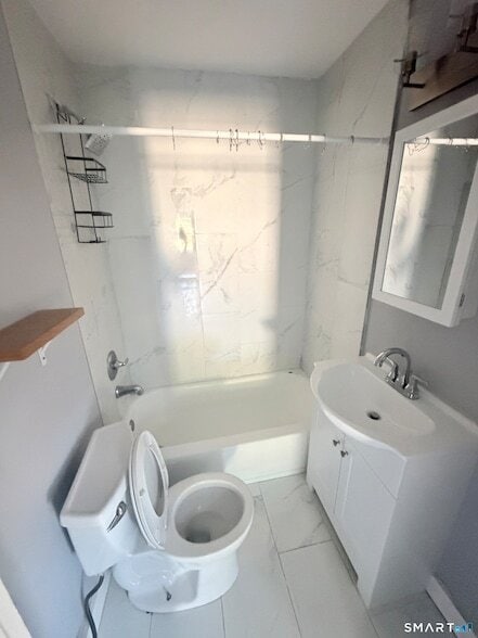 Photo - 32 Alstrum St Unit 1
