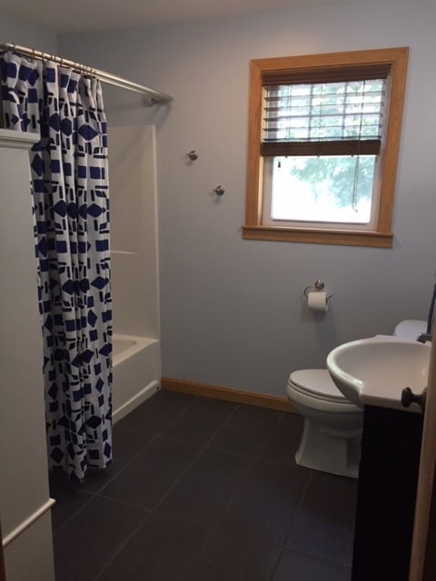 Bathroom - 9 Newbury St