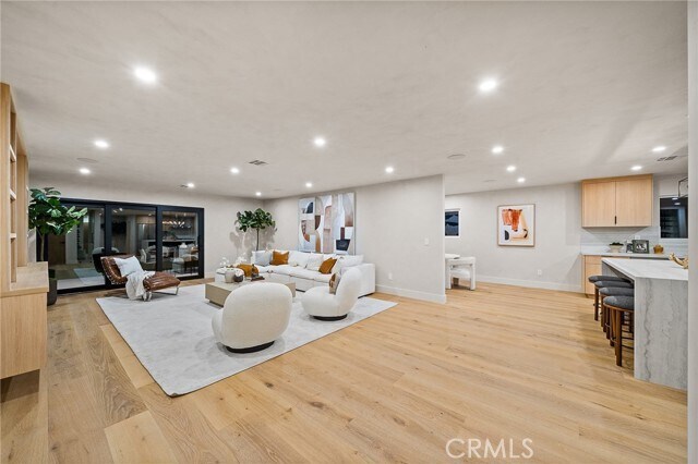 Photo - 5157 Woodley Ave