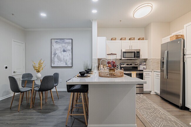 Photo - Bright, Open, & $500 Off Unit SNPA