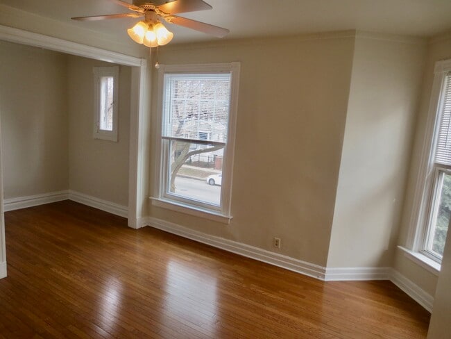 Photo - 1825 W Addison St Unit 2F