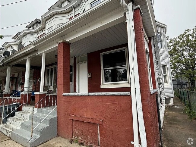 Building Photo - 38 Ashmore Ave Rental