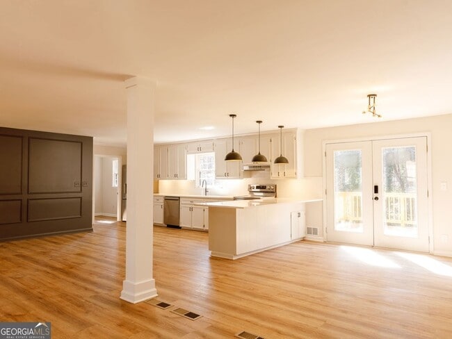 Photo - 95 Simpson Dr NE