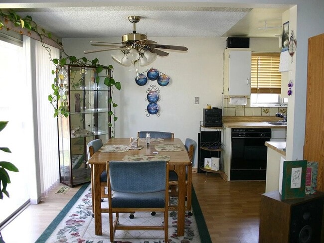 Photo - 3089 Meadowlands Ct