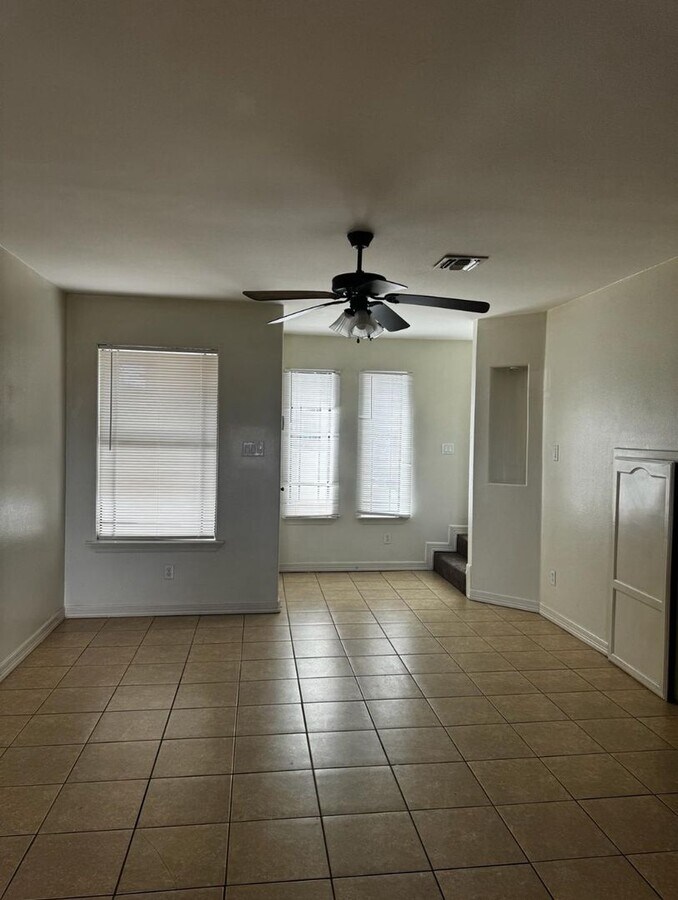 Photo - 1208 W Fig Ave Unidad 1208 W Fig Ave #B