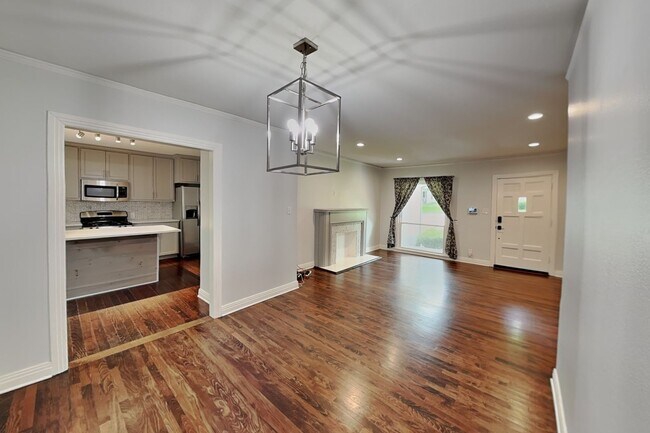 Photo - Designer Updates, Timeless Charm & an Unbeatable Fort Worth Location!