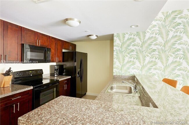 Photo - 568 NE 66th St