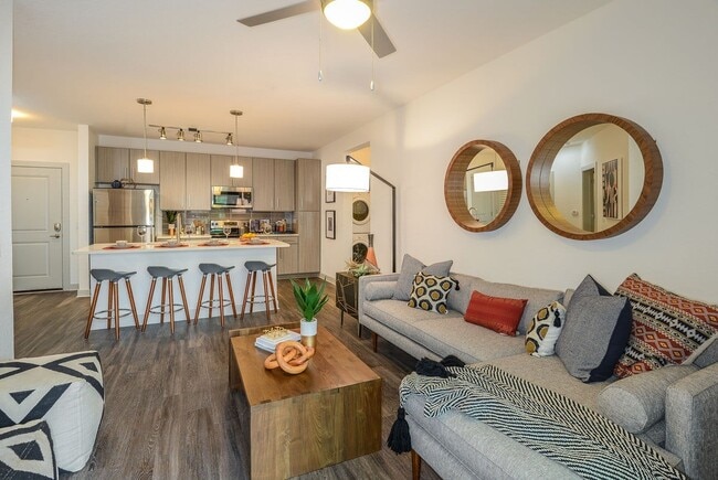 Photo - Grady Square