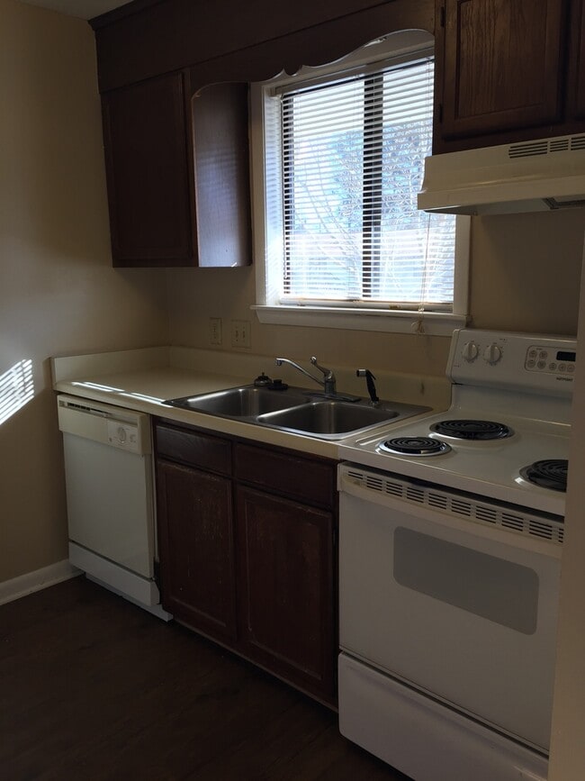 Photo - 180 Driftwood Ln