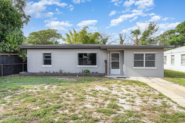 Photo - 738 Japonica Dr House