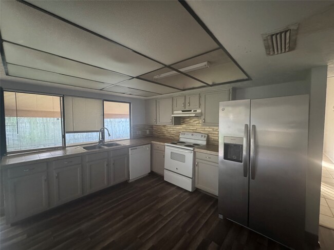 Photo - 3807 Cypressdale Dr