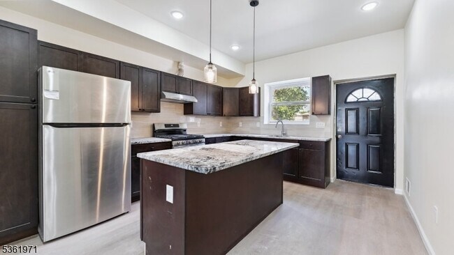 63 N 7th St Unit 1