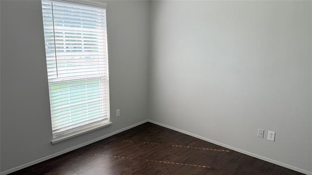 Photo - 1024 Hawthorne Dr
