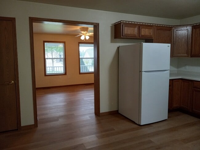 Photo - 2423 Parkfield Dr