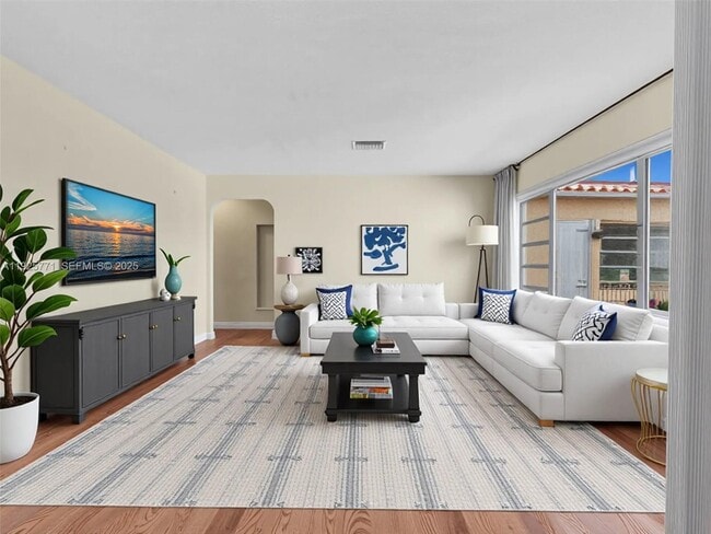 Photo - 2443 N Meridian Ave