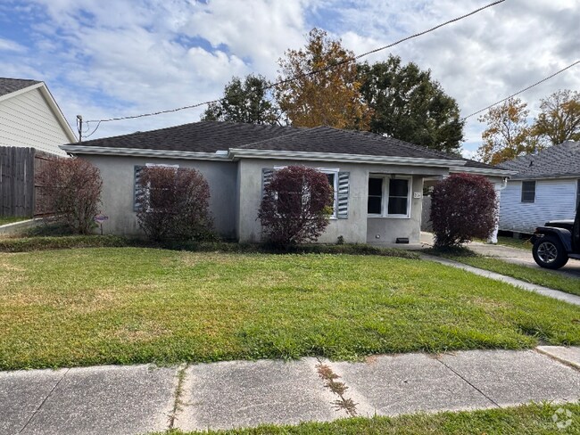 Building Photo - 205 Little Farms Ave Rental