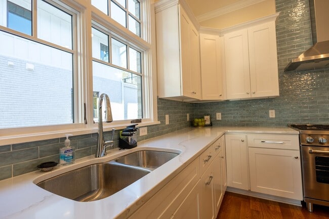 Photo - Mid-term Rental @ The Emory at North Elm