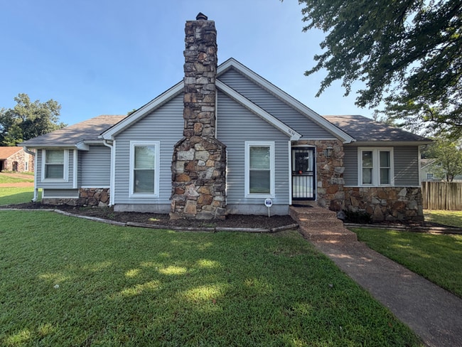 Building Photo - Charming 3BR/2BA Bartlett Area Home | Soaring High Ceilings, Rustic Fireplace & Fenced Yard