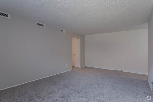 2BD 1BA 920 sq. ft.