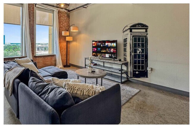 Photo - 555 Evergreen St Unit ID1231690P