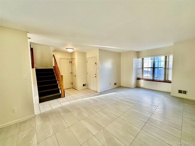 Photo - 66 Creekside Cir