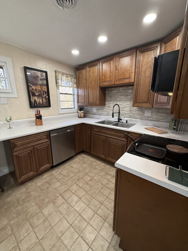 Photo - Walnut Cove Apartments