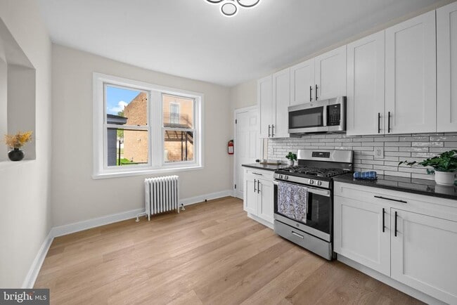 Building Photo - 7608 Chelwynde Ave