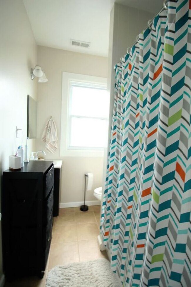 Photo - Lysle Unit 2418