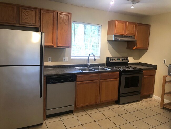 Photo - Great location, 2/2 close to UF , Shopping... Unit 207