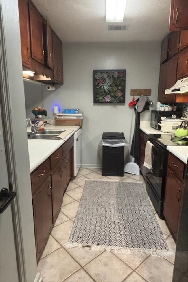 Photo - 1989 Gina Dr