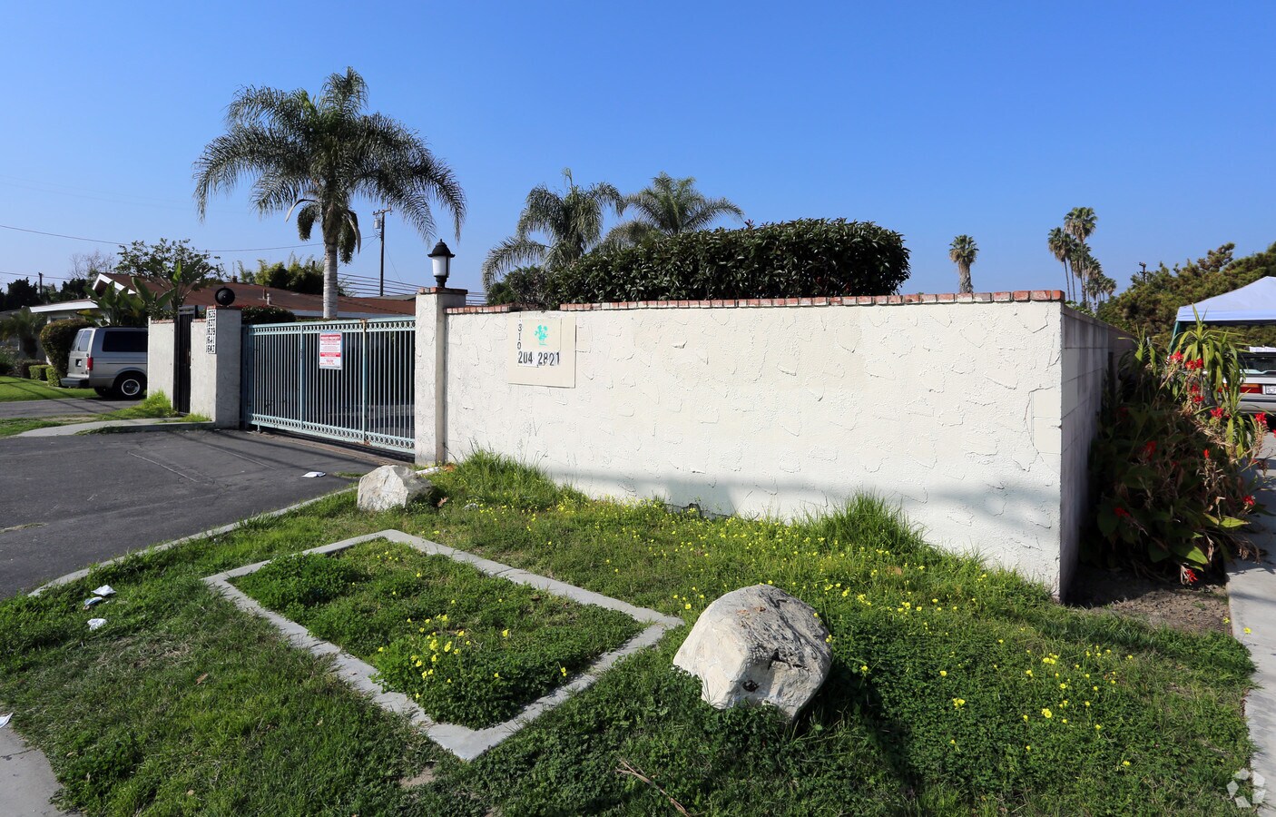 Photo - The Groves Apartments