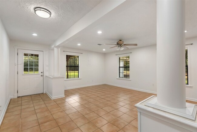 Photo - 22595 Pineridge Dr