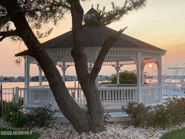 Photo - 107 Wharfside Dr