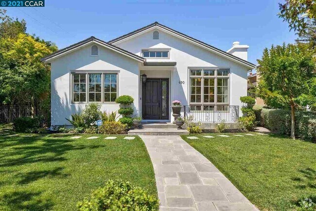 Building Photo - Beautifully Updated 5-Bedroom Home in Prim...