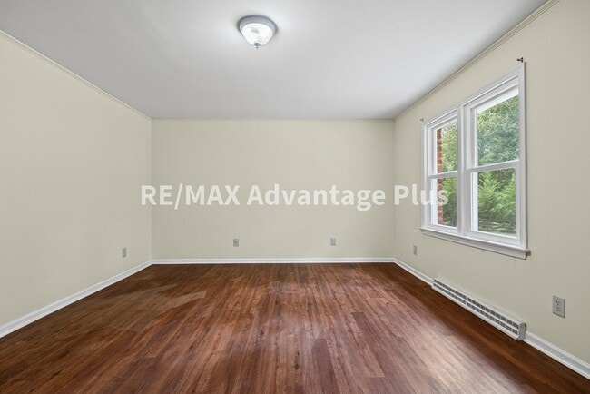 Photo - 3-Bedroom Home in Private Setting Minutes ...