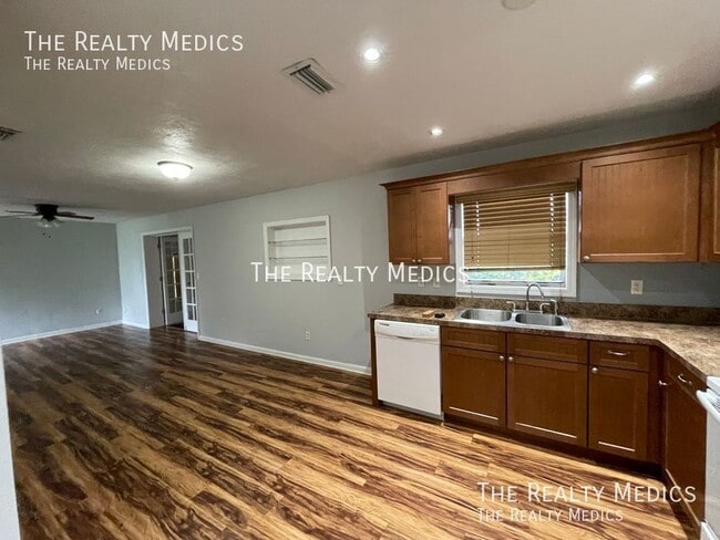 Photo - 1159 Fountainhead Dr