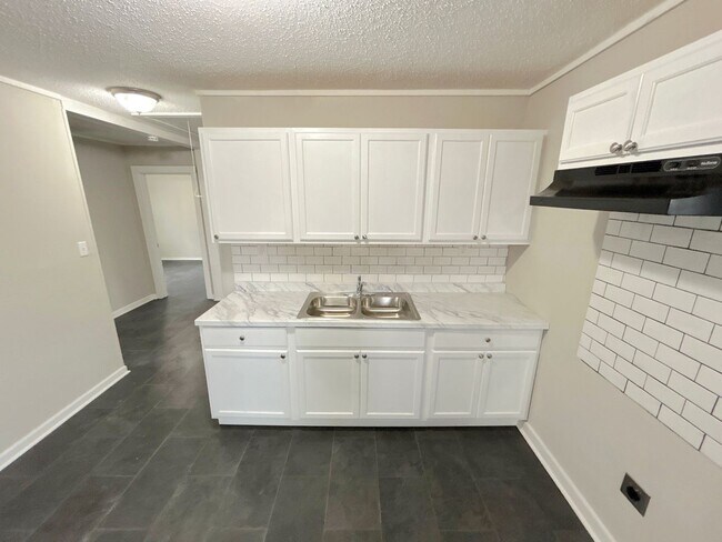 Photo - 2971 Forrest Ave