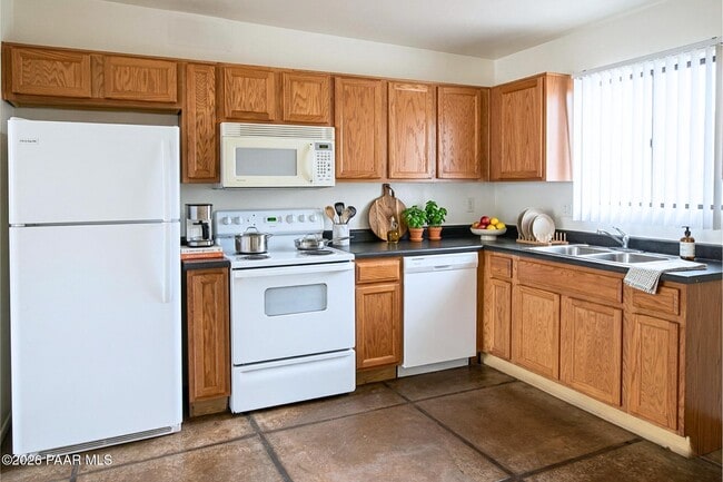 Photo - 354 W Delano St