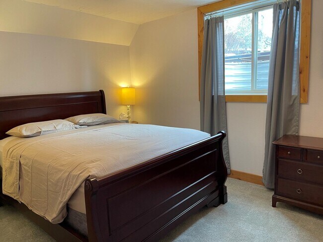 3212 1/2 E MacDonald Dr -
