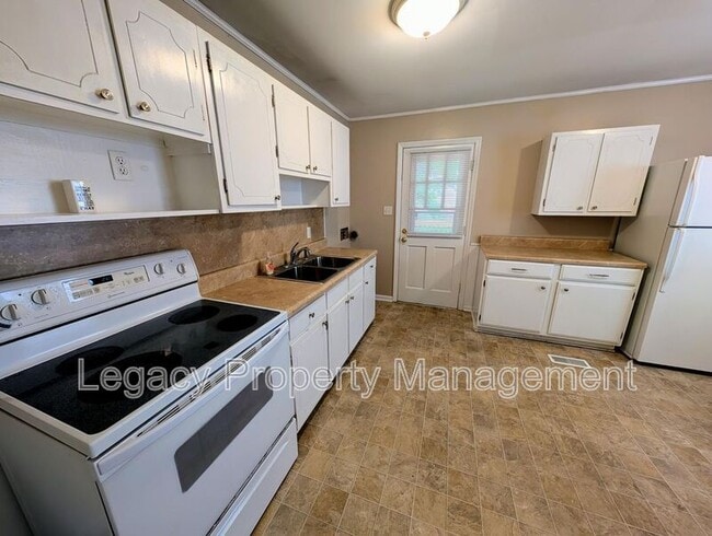 Photo - 2202 Maywood St