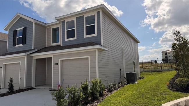 Building Photo - 806 Lynx St