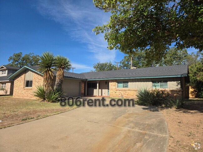 Building Photo - Spacious 3/2/2 - Newly remodeled Kitchen a... Rental