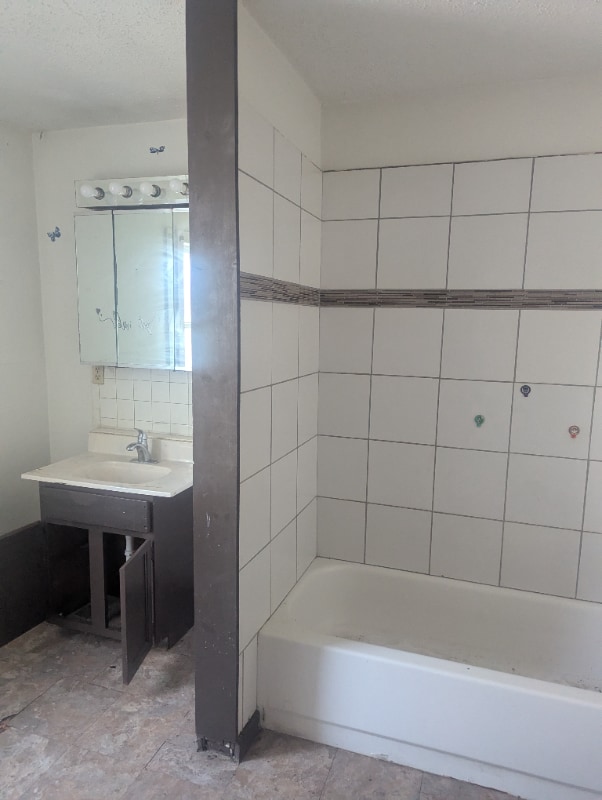 Photo - 2909 W Wyoming St