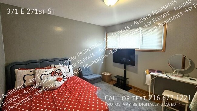 Photo - 371 E 271st St